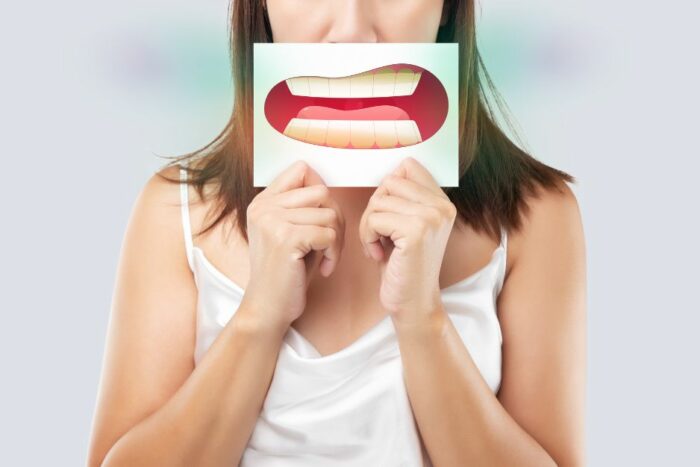 Por qué tengo mal aliento aunque me lave los dientes Clinica Dental Jaén Dr Jesus García Merino dentista halitosis (1)