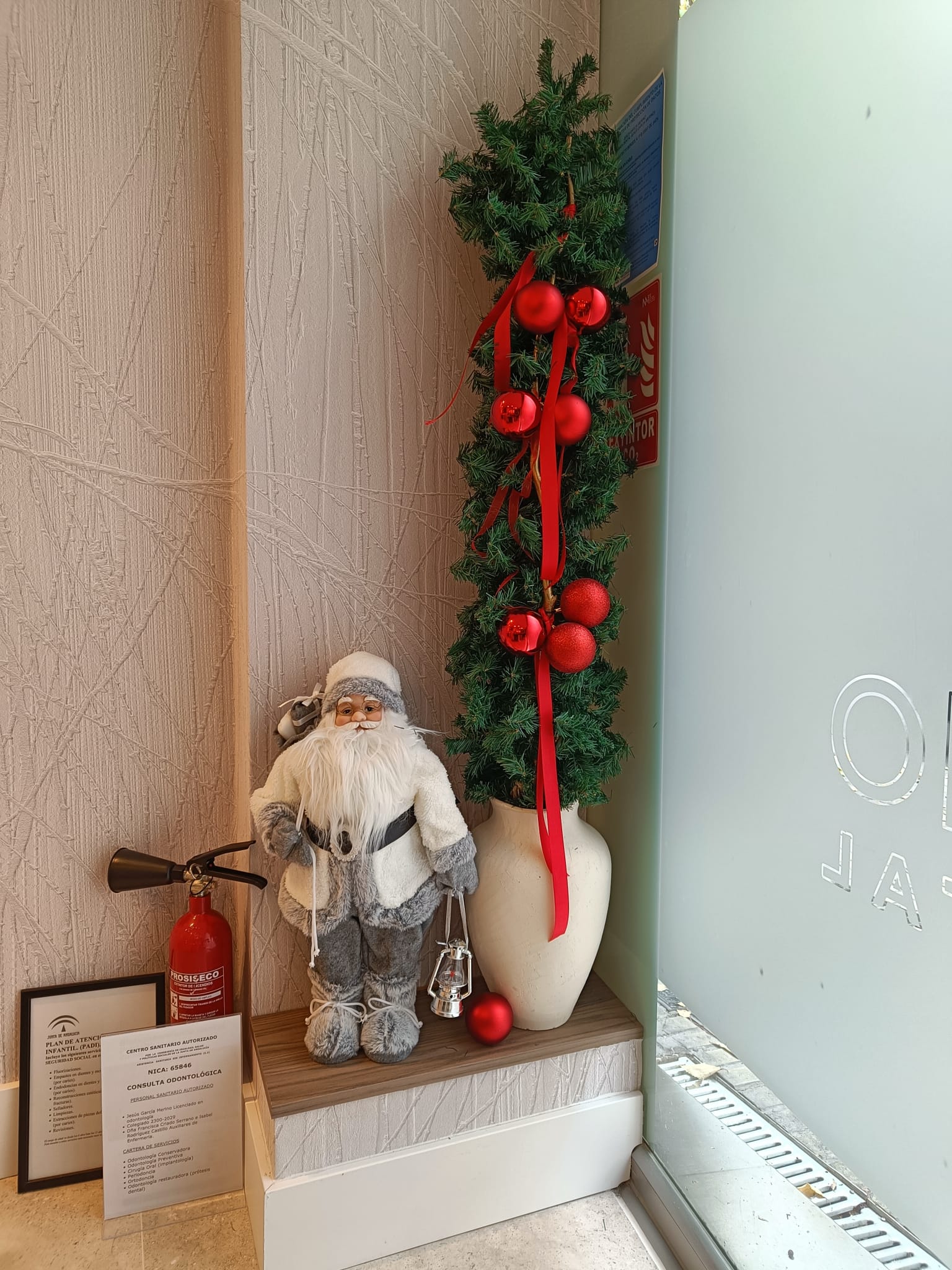 clinica denta jaen feliz navidad decoracion dentista (2)
